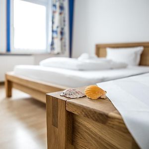 Zimmer mit Kingsize-Bett